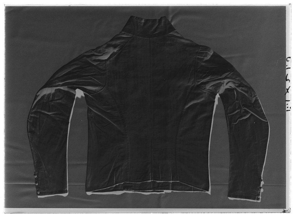 Väst till uniform buren av Gustav IV Adolf på revolutionsdagen den 13 mars 1809 - Livrustkammaren - 53281-negative
