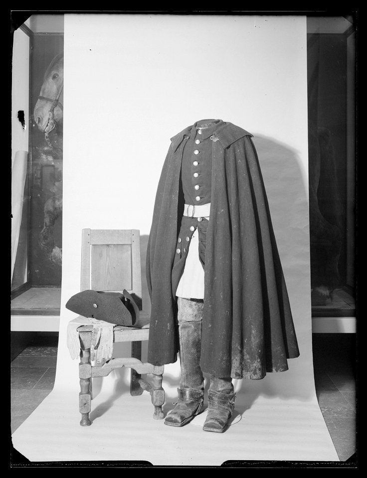 Vänster kragstövel buren av Karl XII vid Fredrikshall den 30 november 1718 - Livrustkammaren - 19860