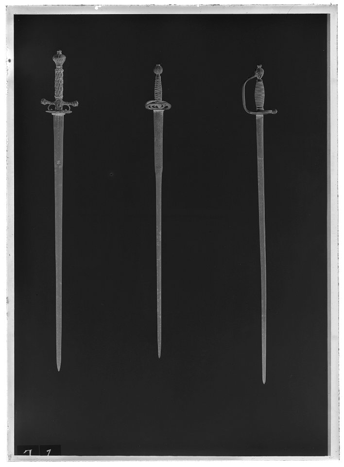 Värja, s. k. infödsrättsvärja, Danmark 1776 - Livrustkammaren - 35023-negative
