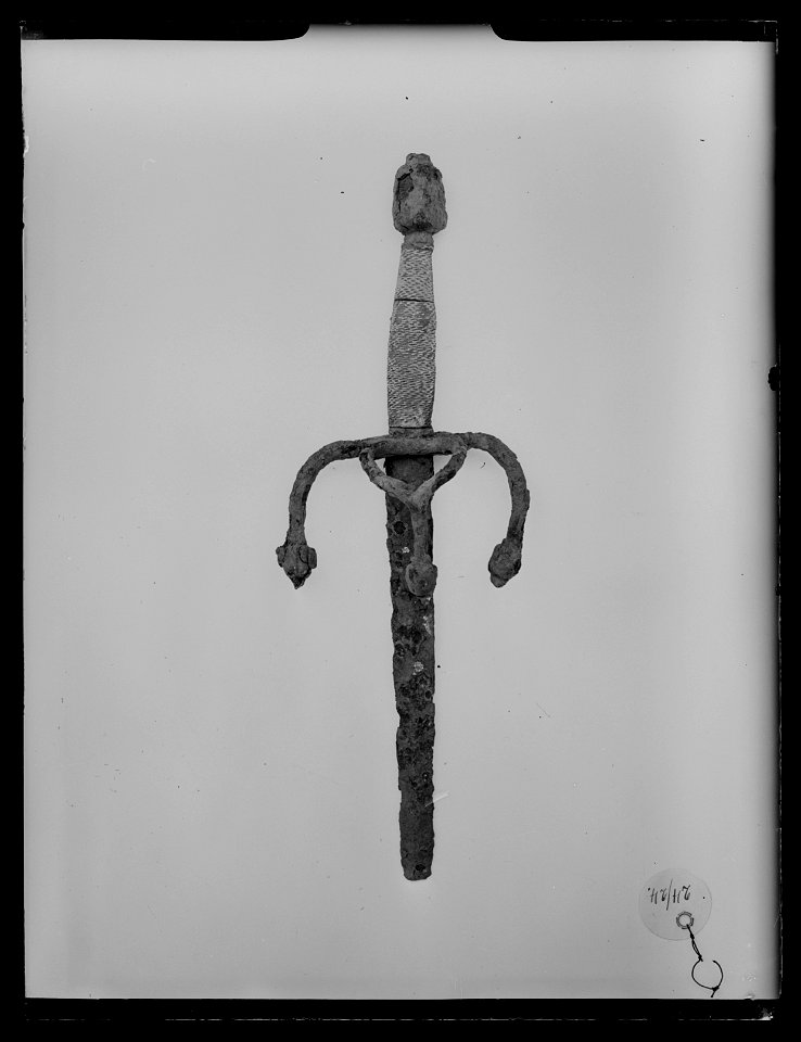 Vänsterhandsdolk, 1500-tal, jordfynd - Livrustkammaren - 19331