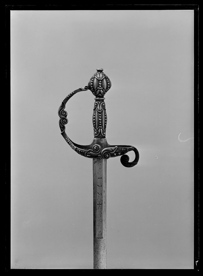 Värja, Solingen ca 1640, använd av Karl X Gustav som ryttmästare i tyska kriget - Livrustkammaren - 34781