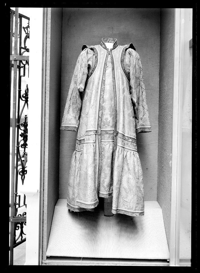 Västmongolisk kvinnodräkt, rock och kaftan - Livrustkammaren - 43169