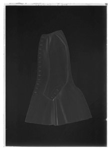 Väst till Karl XIIs uniform från Fredrikshald 1718 - Livrustkammaren - 44414-negative