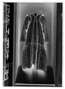 Västmongolisk kvinnodräkt, rock och kaftan - Livrustkammaren - 43169-negative