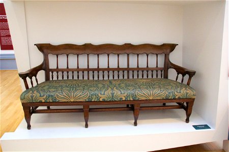 Walker Art Gallery, Liverpool 2016 - Settee. Free illustration for personal and commercial use.