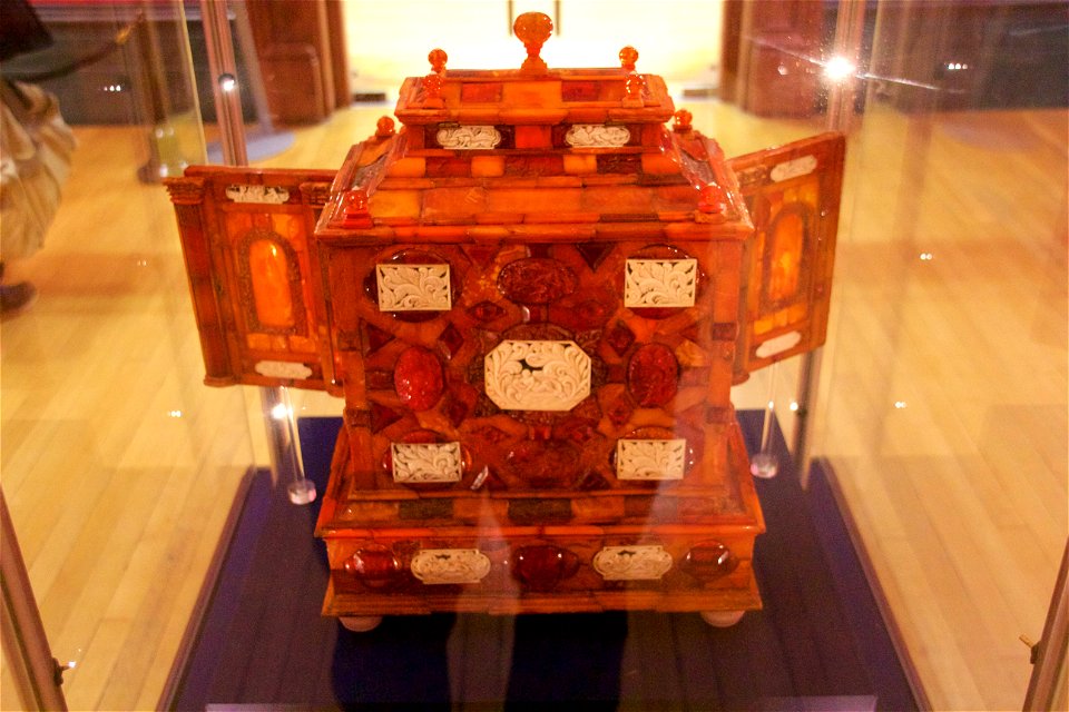 Walker Art Gallery, Liverpool 2016 - Cabinet covered with pieces of amber and ivory 2