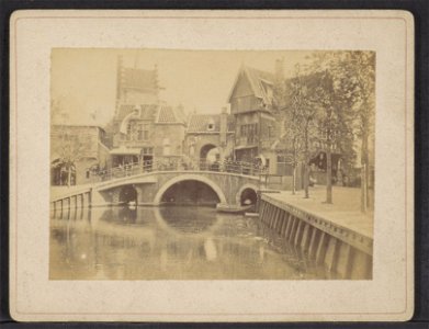 Wereldtentoonstelling van het Hotel- en Reiswezen op de Museumterreinen (Museumplein). Gracht in het Oud-Hollands stadje, Afb ANWZ00439000001