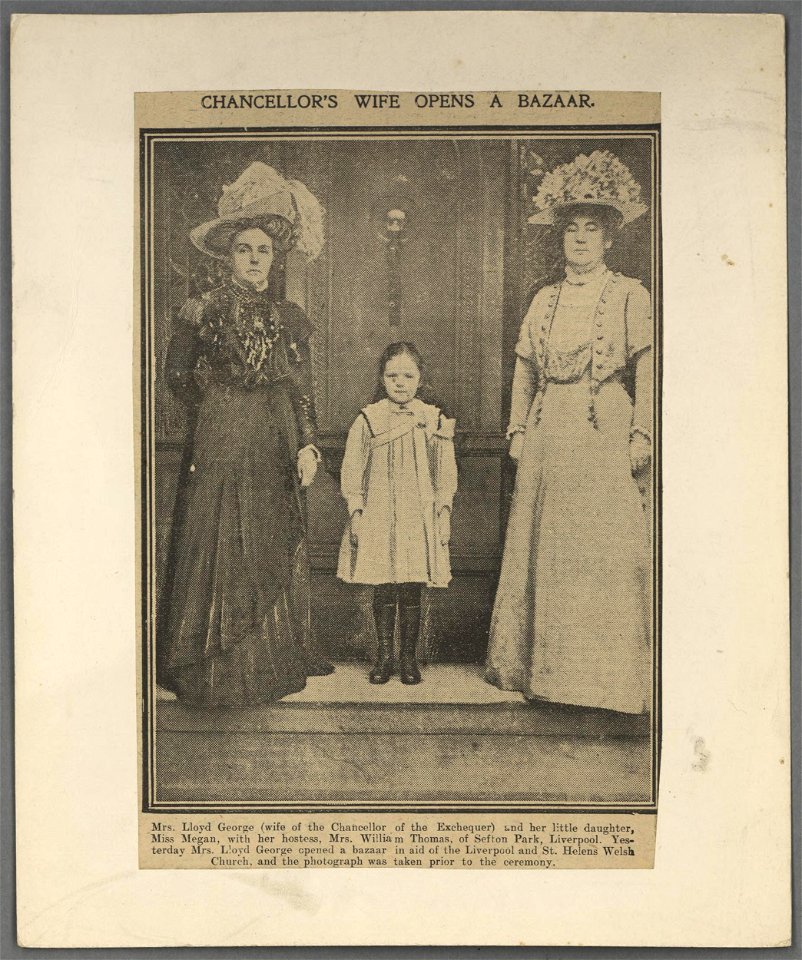 With best wishes for the season to you and your family from Dame Margaret Lloyd George and Rt. Hon. D. Lloyd George (5254839)