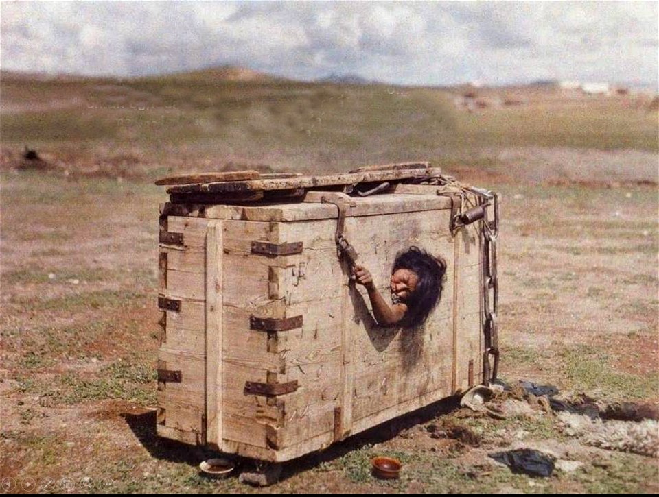 Woman codemned to thr death penalyy by hunger - Mongolia 1913