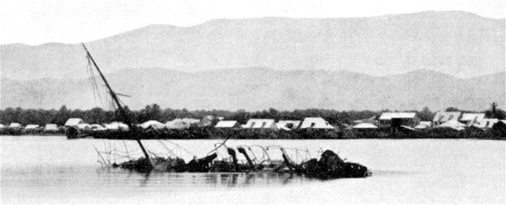 Wrack des haitianischen Kanonenboots Crete-à-Pierrot im Hafen von Gonaives Aufnahme vom 6. September 1902 durch SMS Panther
