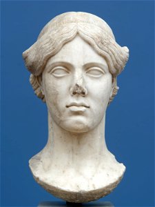 Young woman Ny Carlsberg Glyptotek IN566