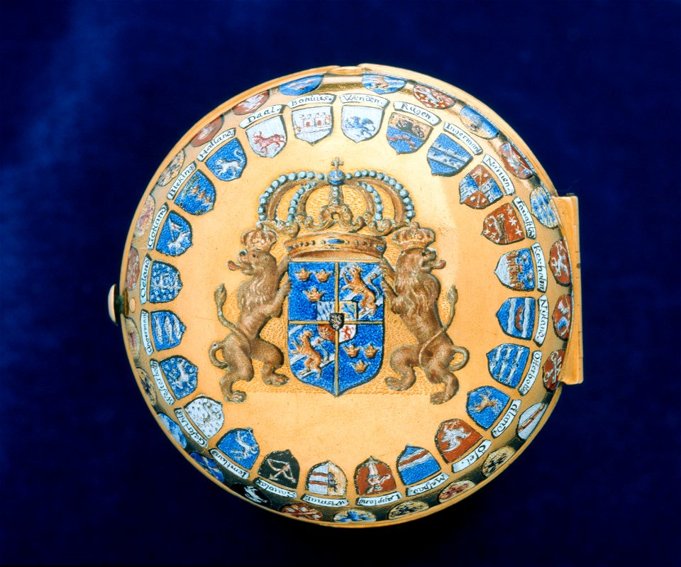 Ytterboett av guld till Karl XIIs ur - Livrustkammaren - 39310