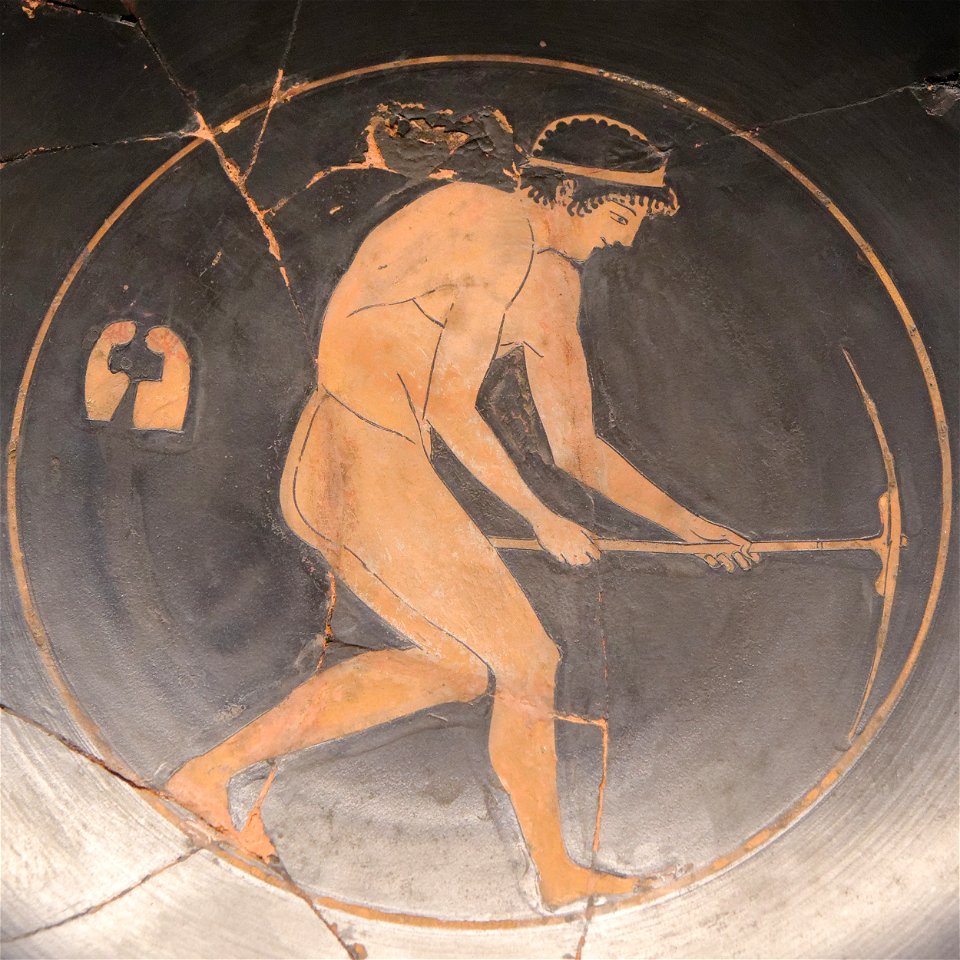 Young athlete with pick Nationalmuseet 703