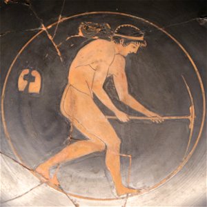 Young athlete with pick Nationalmuseet 703