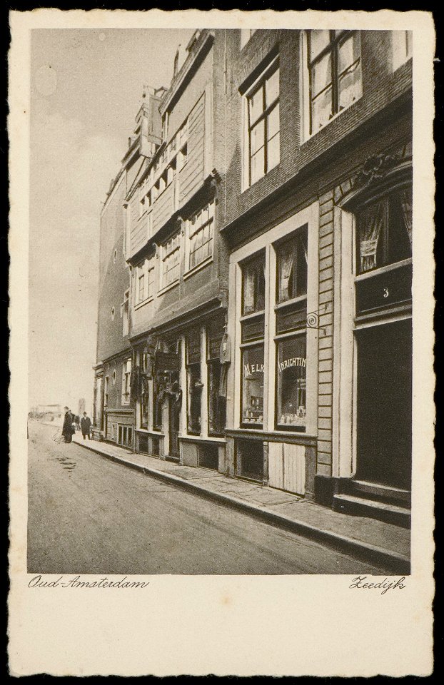 Zeedijk 1-3 waarvan het houten pand op nr. 1 als oudste pand van Amsterdam genoemd word. Uitgaverij N.V. Luxe Papierwarenhandel v.h. Roukes & Erhart, Afb PBKD00326000002