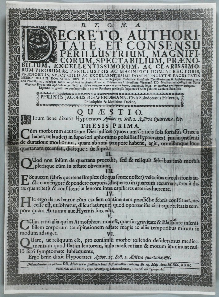 Zentralbibliothek Solothurn - D T O M A DECRETO AUTHORI TATE ER CONSENSU PERILLUSTRIUM MAGNIFI CORUM SPECTABILIUM PRAENO BILIUM EXCELLENTISSIMORUM AC CLARISSIMO RUM VIRORUM in eadem Facultate privilegiis sequentes - aa0520