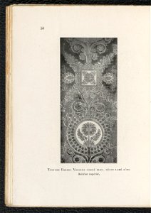 Le Musee historique des tissus de la Chambre de commerce de Lyon 1922 (130955568)