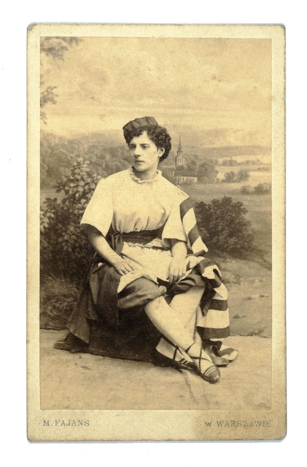 Maria Kwiecinska jako Oresta w operetce Piekna Helena Jacquesa Offenbacha post 1865 (336271)