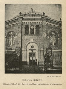 Rotunda Golgoty. Główne wejście od ul. Karowej, ozdobione rzeźbami dłuta J. Wasilkowskiego (52945)