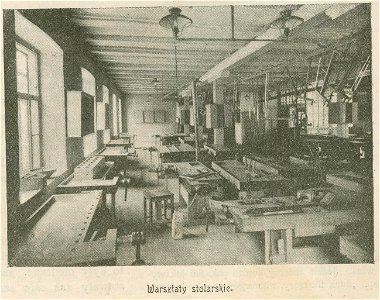 Szkoła Techniczna Warsztaty stolarskie (79568)