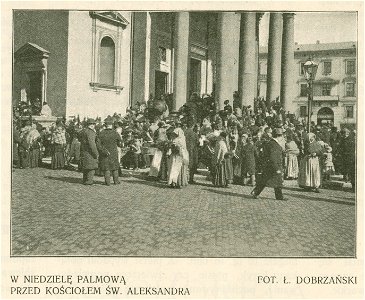 W Niedzielę Palmową przed kościołem św. Aleksandra Fot. Ł. Dobrzański (79258)