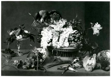 Frans Snijders - Een stillleven met dode vogels, een papegaai, een rieten mand en een tazza met fruit op een tafel - 52.9.201 - North Carolina Museum of Art