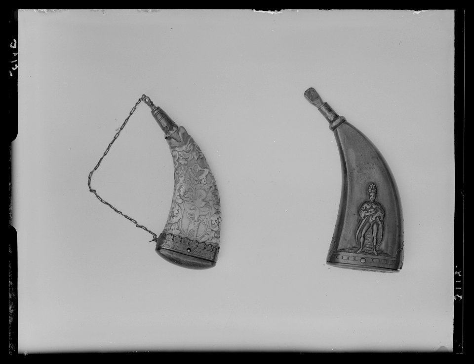 Fängkruthorn, daterat 1742 - Livrustkammaren - 53569