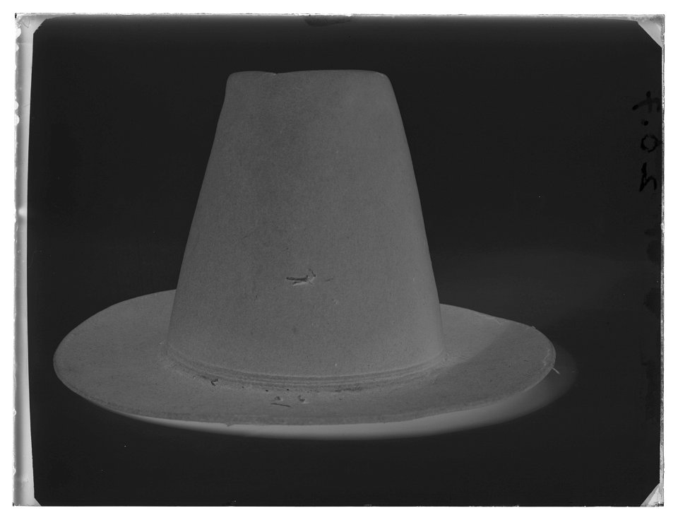 Hatt av svart filt - Livrustkammaren - 2599-negative