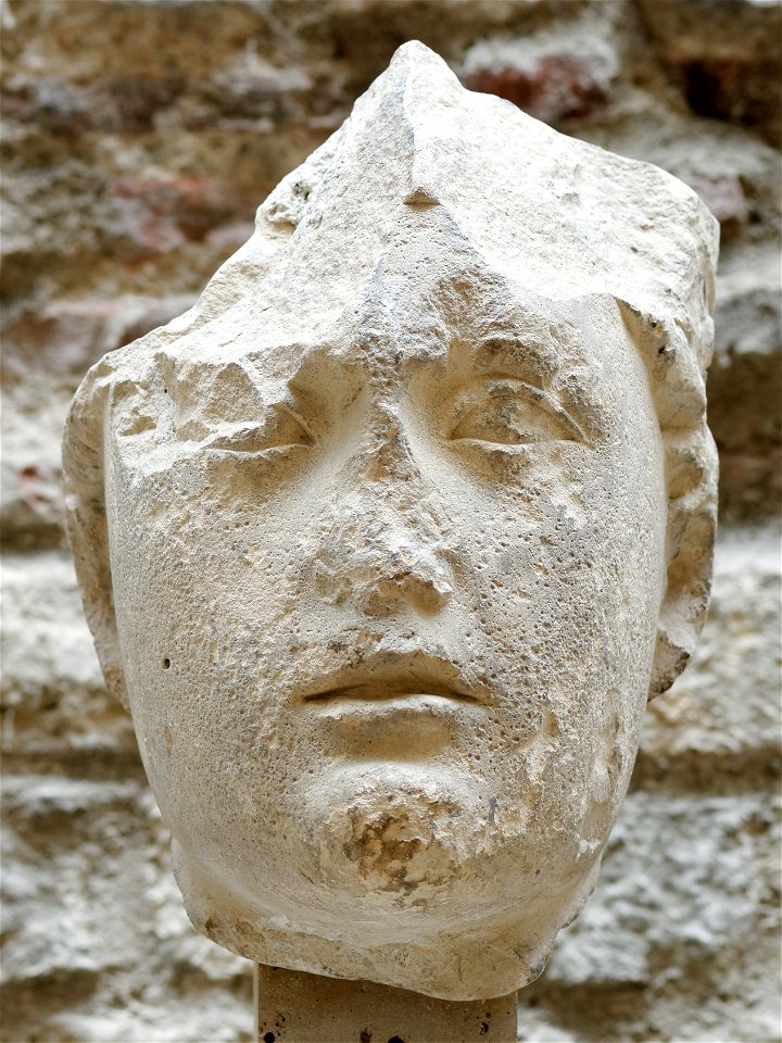 Head of a bishop MNMA Cl. 16602
