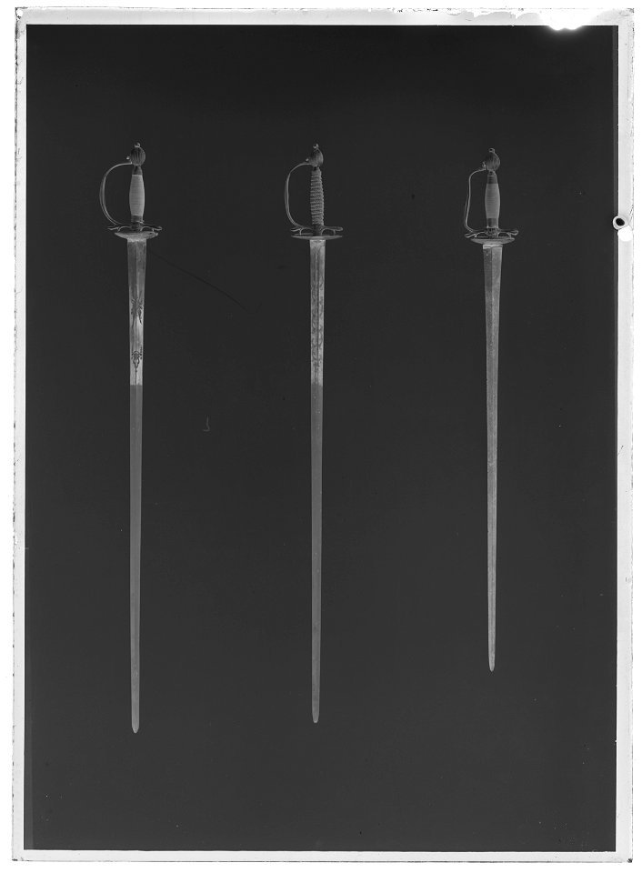 Hedersvärja av infanteriofficersmodell, Sverige ca 1790 - Livrustkammaren - 17946-negative