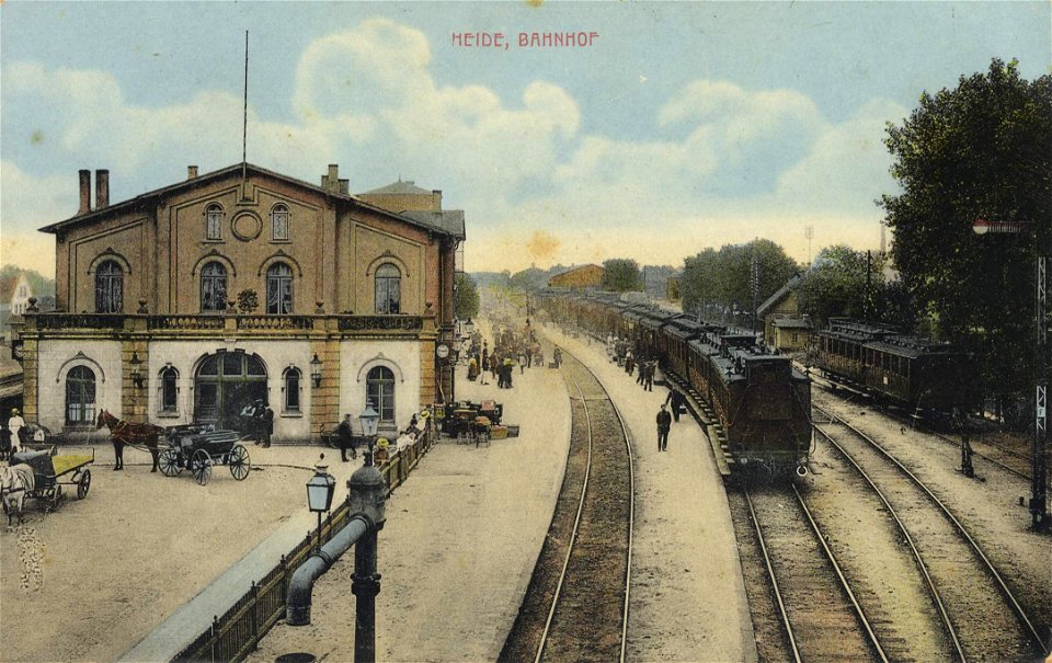 Heide, Bahnhof