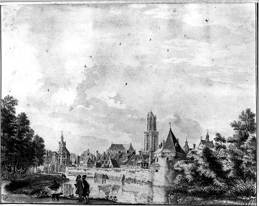 HUA-36621-Gezicht over de stadsbuitengracht te Utrecht op de stadswal uit het noorden met links de Wittevrouwenpoort rechts van het midden de toren de Hond en d