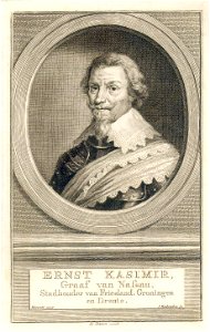 HUA-39053-Portret van Ernst Casimir van Nassau geboren 1573 gouverneur van de stad Utrecht overleden 1632 Borstbeeld links in harnas met bandelier in ovaal
