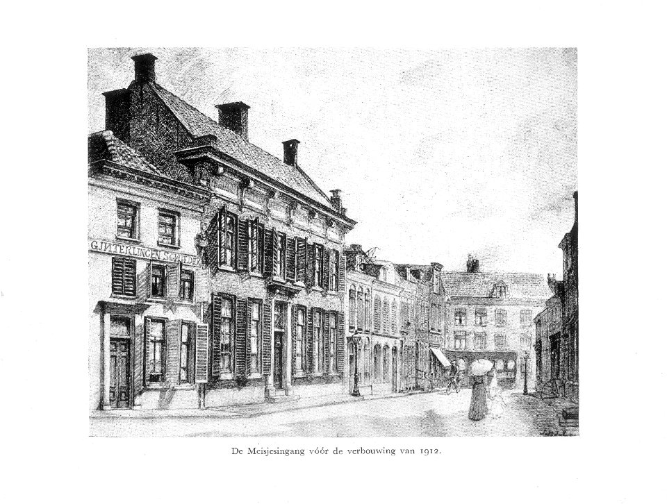 HUA-38074-Gezicht in de Minrebroederstraat te Utrecht uit het westen met links het gebouw met de ingang voor de vrouwelijke leerlingen van het Stedelijk Gymnasi