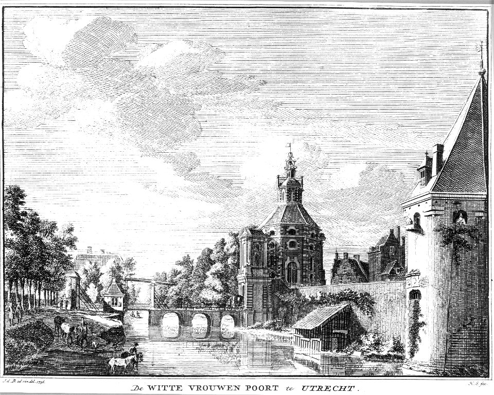 HUA-36613-Gezicht over de stadsbuitengracht te Utrecht op de stadswal met de Wittevrouwenpoort en brug uit het noorden met links het wed vanuit de Wittevrouwens
