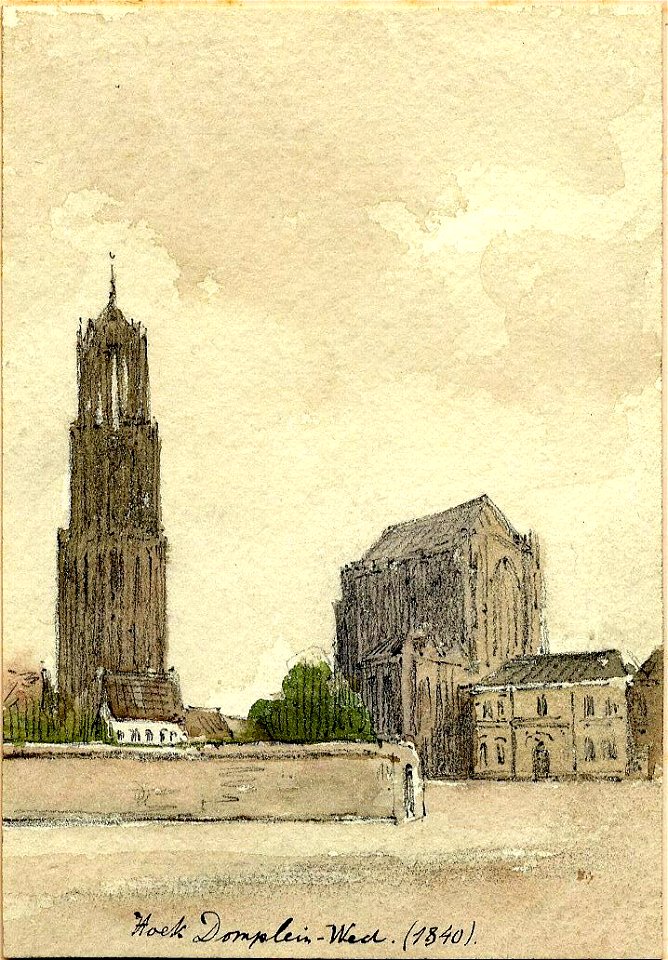 HUA-39357-Gezicht op het Munsterkerkhof te Utrecht met de Domtoren en de Domkerk gezien vanuit het Wed uit het zuidwestenNB De straatnaam Munsterkerkhof is in 1