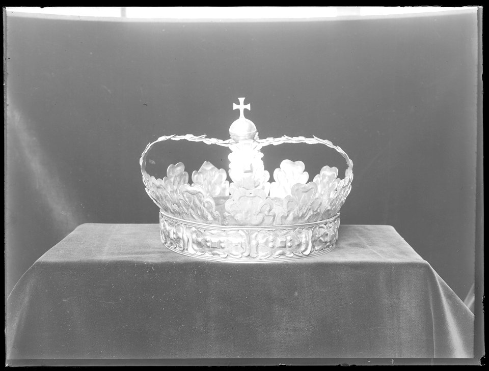 Karl X Gustavs begravningskrona - Livrustkammaren - 59962