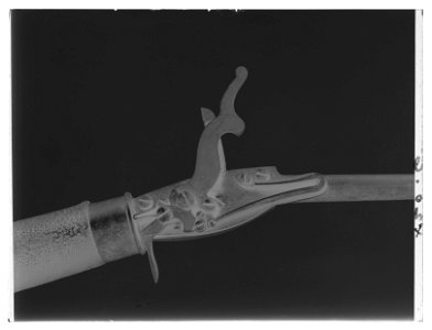 Luftgevär med reservoar i form av kolv, 1800-talets första hälft - Livrustkammaren - 19615-negative