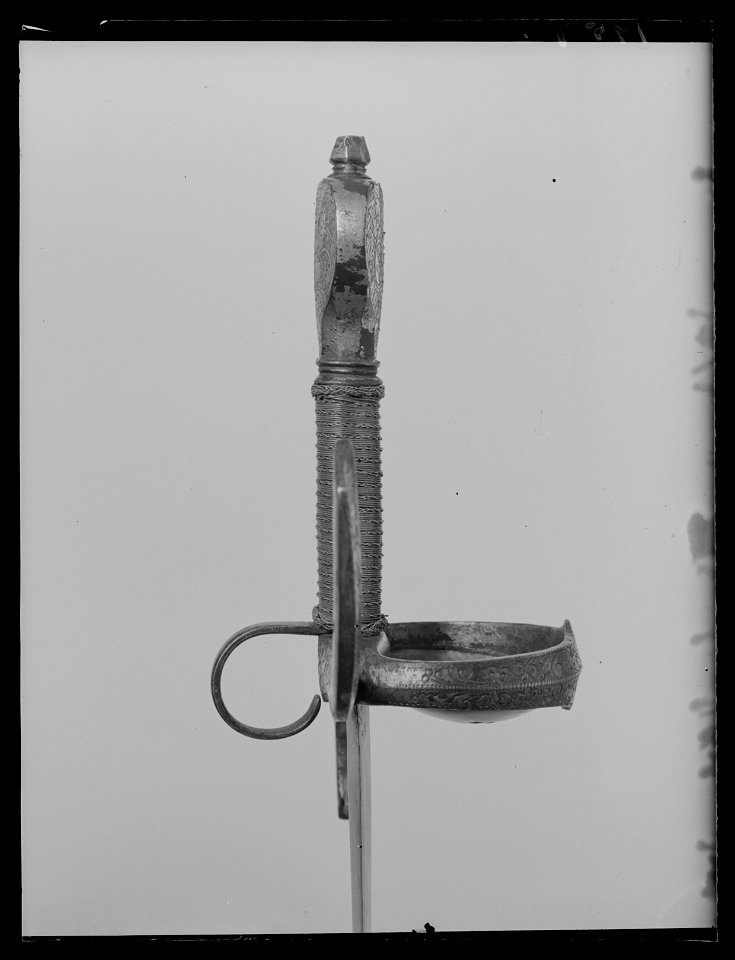 Officersvärja av nederländsk-svensk typ, 1620-1640, klinga Solingen - Livrustkammaren - 70883
