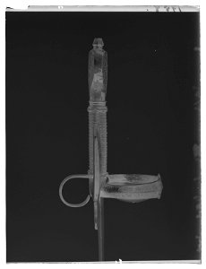 Officersvärja av nederländsk-svensk typ, 1620-1640, klinga Solingen - Livrustkammaren - 70883-negative