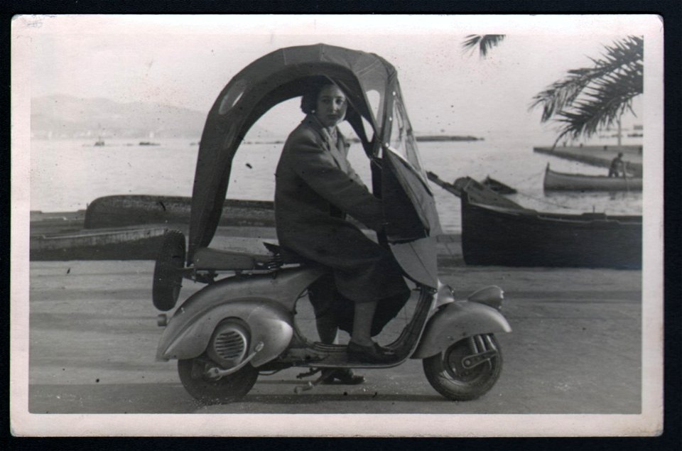 Piaggio, Vespa con accessori, 1948 - san dl SAN IMG-00003403