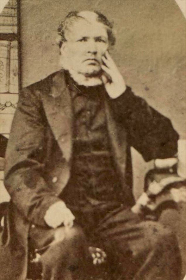 Portrait of Morris Davies (4672735) (cropped)