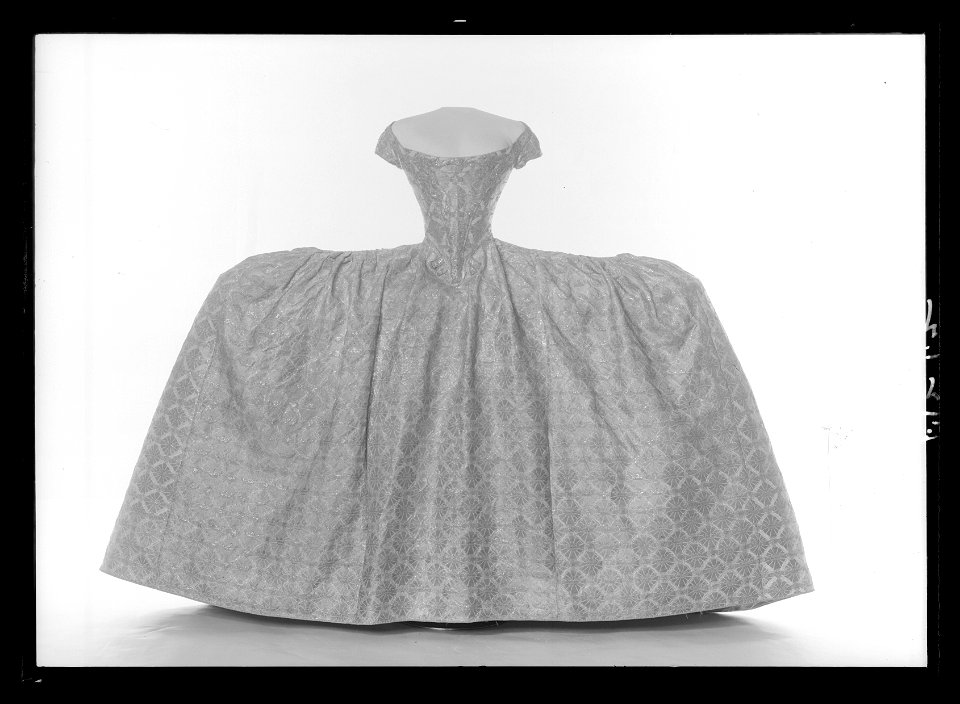 Robe de cour kröningsklänning - Livrustkammaren - 44215