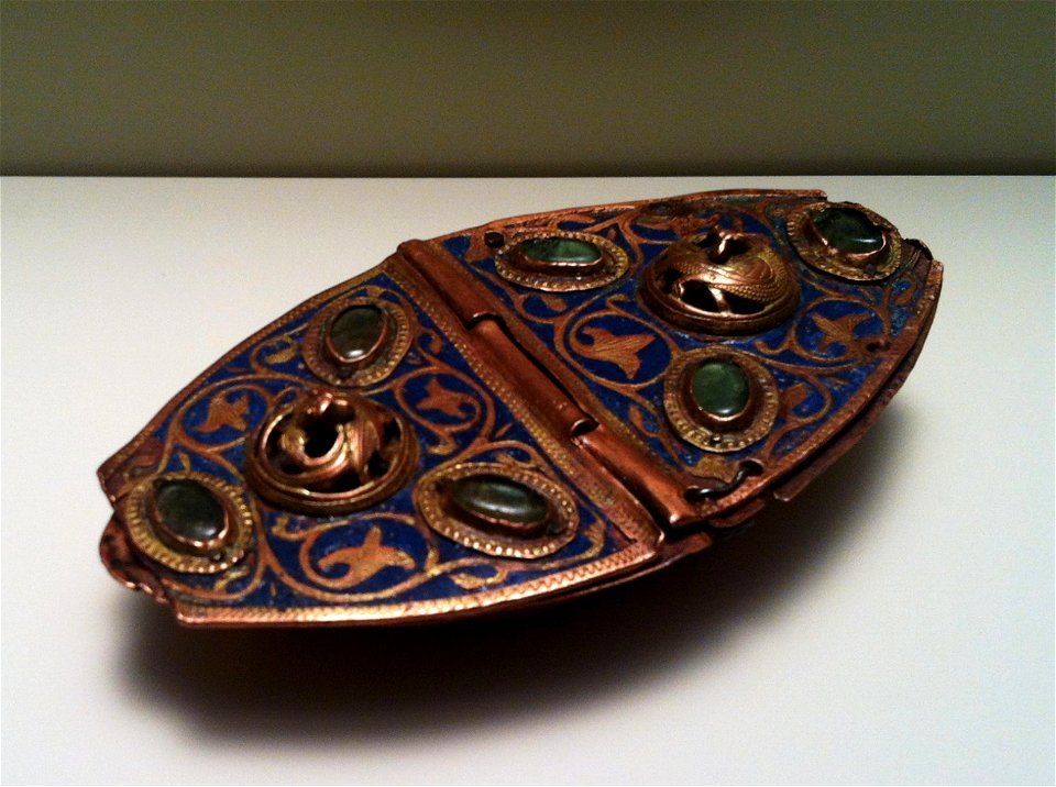Romanesque Treasure of MNAC- Naveta de Besalú (modificat)