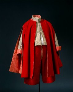 Röd dräkt som tillhört Karl X Gustav, från 1647 - Livrustkammaren - 48035