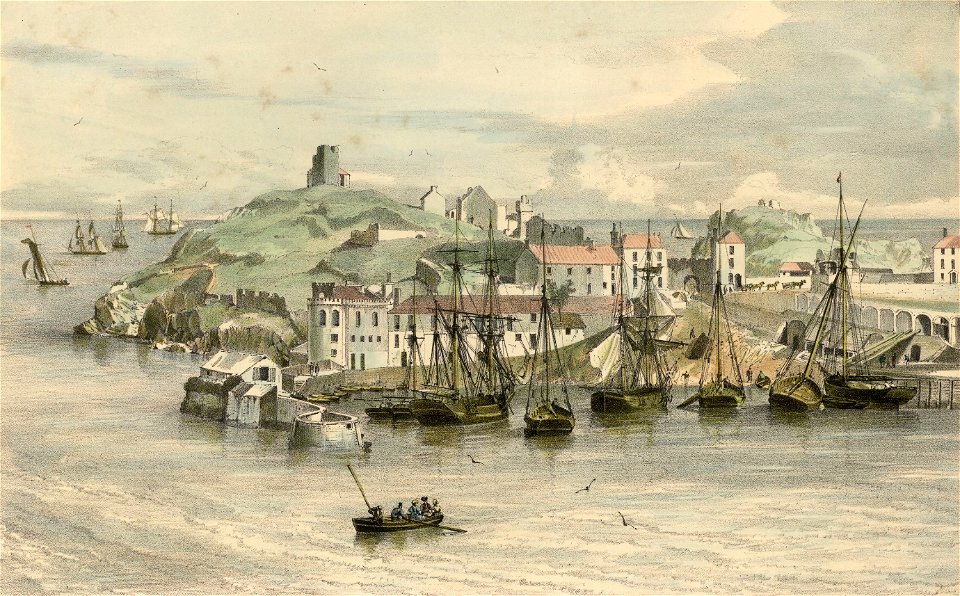 Tenby - Pier, the Castle hill & St. Catherine's rock