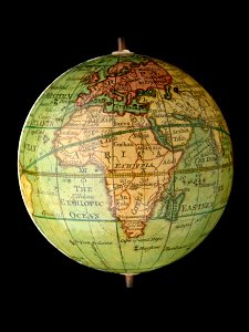 Terrestrial and celestial pocket globe RMG F6811-002