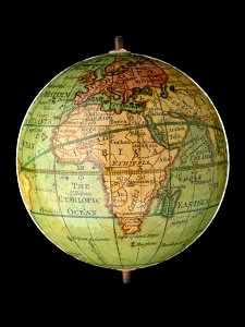 Terrestrial and celestial pocket globe RMG F6811-001