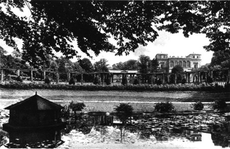 Villa Berg, Westfassade, Westparterre und Halbmondsee, um 1880
