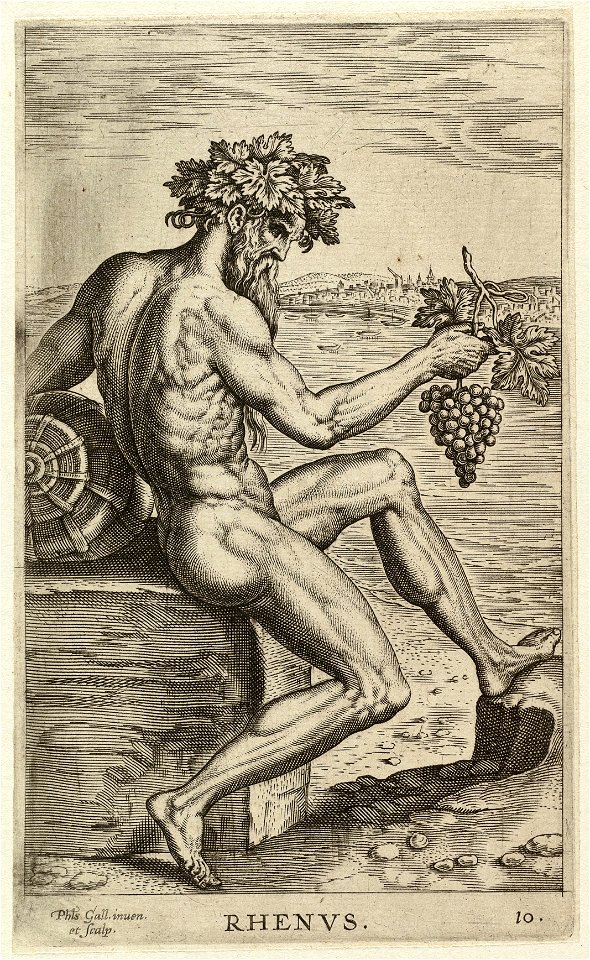 De riviergod Rhenus (de Rijn), gezeten op een steen. In zijn handen een tros druiven. NL-HlmNHA 1477 53008247